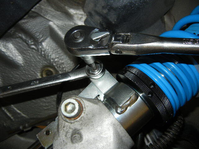 Porsche 996 Turbo sway bar link installation Porsche 996 Turbo sway bar link installation